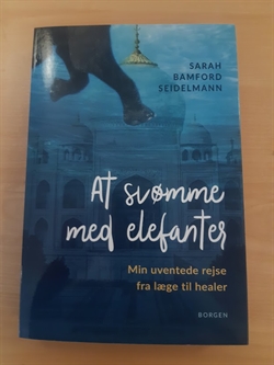 Seidelmann, Sarah Bamford: At svømme med elefanter - (BRUGT - VELHOLDT)