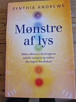 Andrews, Synthia: Mønstre af lys - (BRUGT - VELHOLDT)